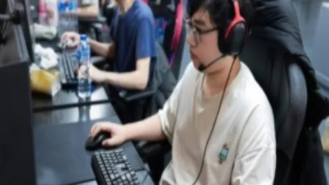 成都蓉城2-3北京国安，张玉宁破门成都三将染红中超第二轮战报